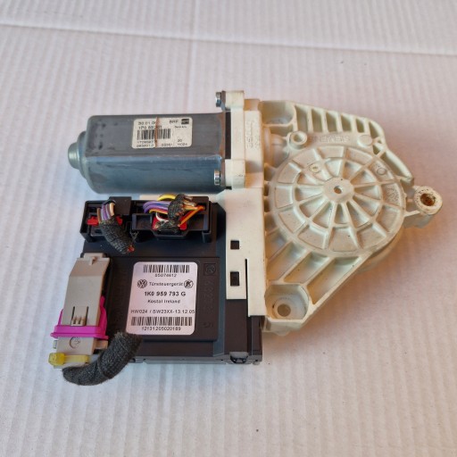 1P0837401A, - 1p0837401a электродвигатель стеклоподъемника левый передний leon 2 ii 1k0959793h