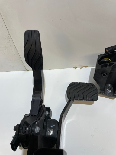 RENAULT CAPTUR II 1.3 PEDALE 180100879R 465013026R