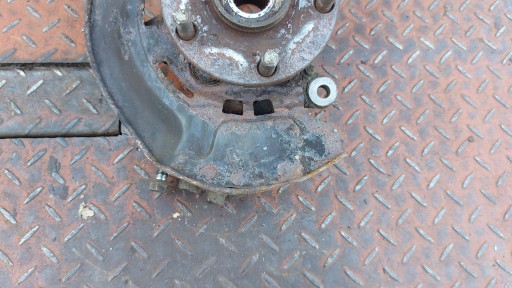 swing of the pivot right right front TOYOTA RAV4 III 2,2 177KM 05