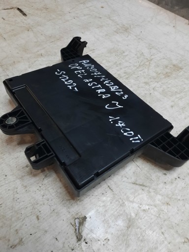 Boîte Module BSI OPEL ASTRA J IV 13302301