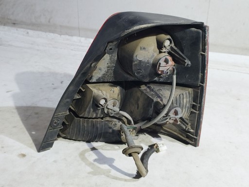 Kia Sorento and light left rear part rear