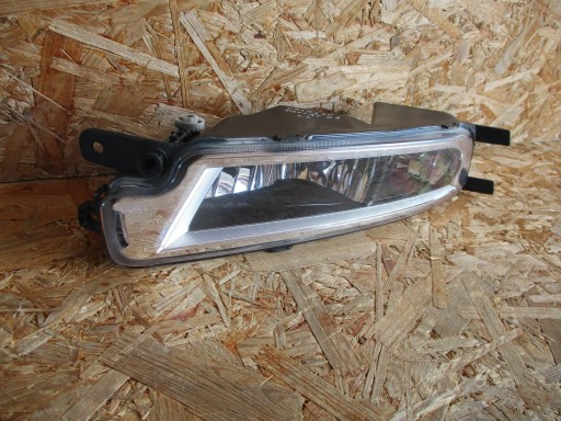 fog light left VW PASSAT B8