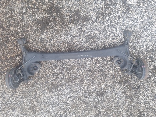 Toyota yaris задня підвіска балка і барабани