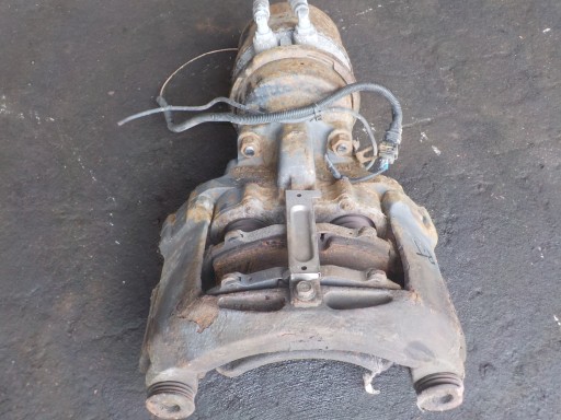 Задний правый тормозной суппорт volvo.