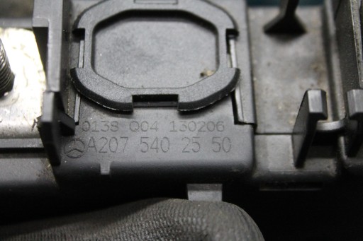 pyrotechnic clamp A2075402550 E-KLASA W207 09