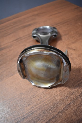 piston connecting rod of the engine MASERATI GRANTURISMO 4.7 M145 1