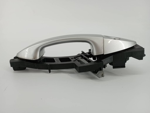 handle exterior left front 76 Ford Fiesta Mk7 (2008-2016)