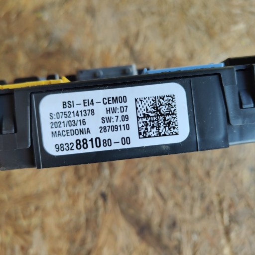 fuse box BSI module PEUGEOT 208 2008 CORSA 9832881080-00