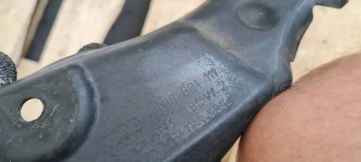 Q7 4M II fedél sárvédöt hangszigetelő bal eleje 4M0821111