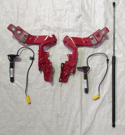 A1778801200 A1779062301 - MERCEDES W177 118 петлі капота картриджі A1778801100