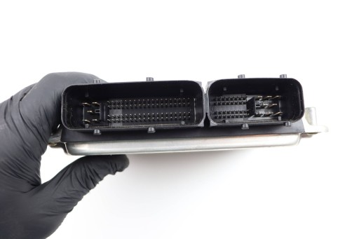 AUDI A4 B6 computer control unit of the engine ECU 3.0 petrol 8E0909559 0261207596