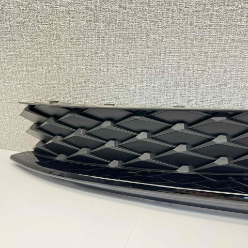 SKODA SUPERB IV 4 25R grid grille frame of a bumper left front 3P0853665