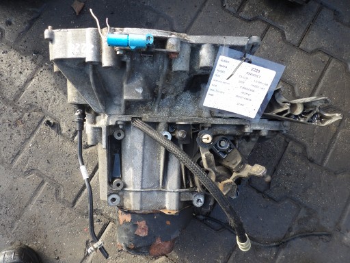 Renault Clio III 1,2B 48KW 65KM getriebe JH3176