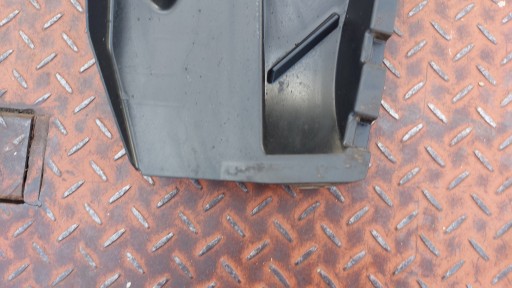 Schmutzfänger NADKOLA links heck TOYOTA COROLLA E16 E18 13-19