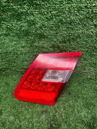 Europa MERCEDES E KLASA W212 sedan light rear part right to the bonnet A2128200864