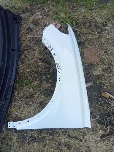 Ліве переднє крило audi q3 83a 18-23