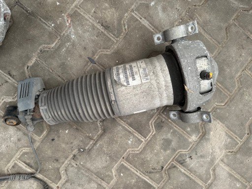 QK368 Audi Q7 4L 3.0d Stoßdämpfer Pneumatyczny rechts heck 7L8616020A