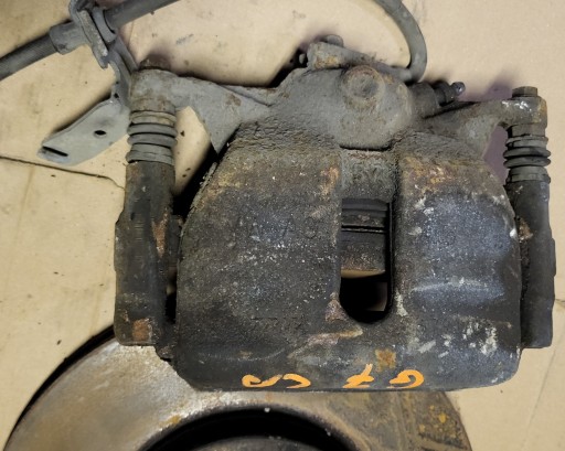 třmen brzdový kotouč levý předek VW GOLF VII 7 AUDI A3 SKODA SEAT LEON OE