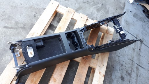 4G0863244B - A6 C7 4G центральный туннель со светодиодной подсветкой A7 4G