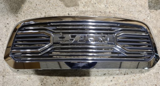 6NM18SZ0AA - ХРОМОВА решітка DODGE RAM LARAMIE LIMITED 2013-