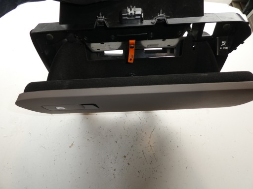 VW PASSAT B6 HANDSCHUHFACH RECHTS DES BEIFAHRERS 3C1857114