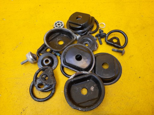 MERCEDES W447 кронштейн кріплення підлоги комплект