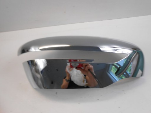 Qashqai II J11 накладка зеркала левая KE9604E500