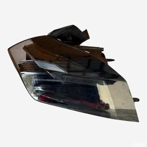 light rear right PEUGEOT 2008 II LIFT 9850439980