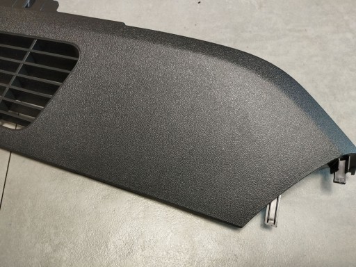 Audi A5 B10 kryt okna pravá záď 8B9868606