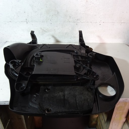 BMW X5 E70 корпус повітряного фільтра 13717812061