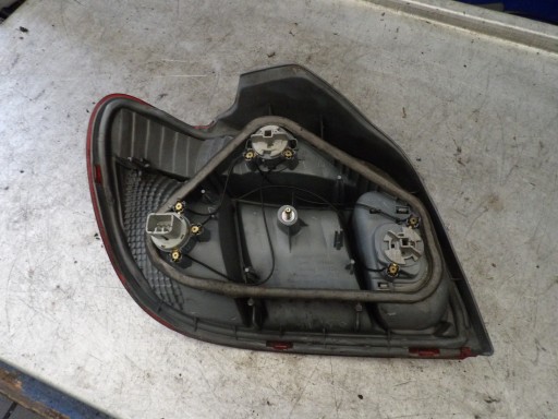 TOYOTA YARIS E LIFT FANALE FARO POSTERIORE DESTRO 52-049R