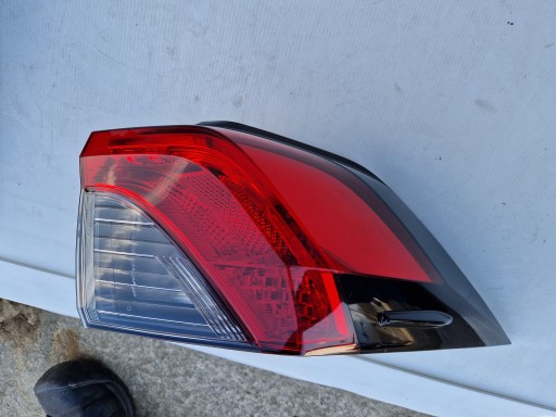 81550-42230 - Rav4 v 19 — фонарь задний правый задний