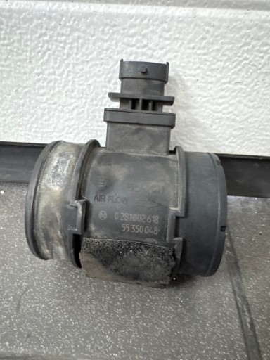Luftmassenmesser 55350048 OPEL ASTRA H SEDICI SX4 1.9 CDTI