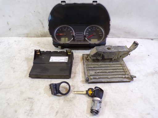 running board STARTOWY FORD FIESTA VI 6 1.2 4S61-12A650-SC