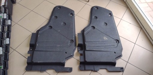 748R29892R - ПЛАСТИНА КРИШКА ШАСІ ПРАВА ЛІВА RENAULT ARKANA