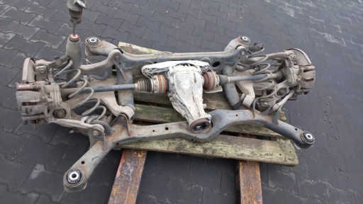 Задня підвіска задня ауді q5 8r 2.0tdi 4x4