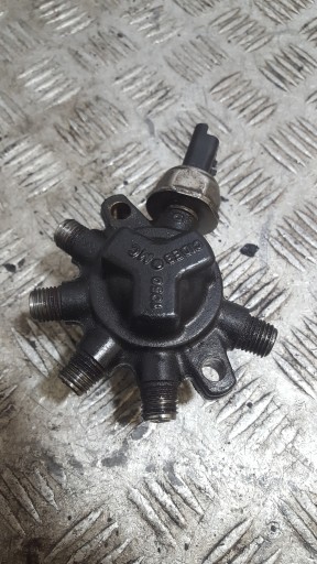 R9144Z020D - РАСПРЕДЕЛИТЕЛЬ ТОПЛИВА FORD FOCUS MK1 1S409D280AD