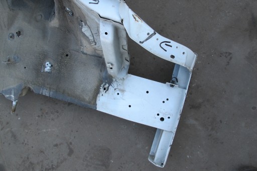 KIA VENGA YN front body quarter right