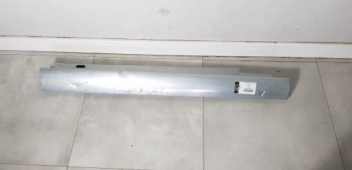 VW GOLF V 03-09 3 ДВЕРИ ОБШИВКА ПОРОГА ПРАВАЯ