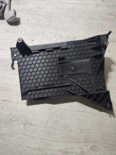 Mercedes-Benz GLA W156 2015 plato of the battery