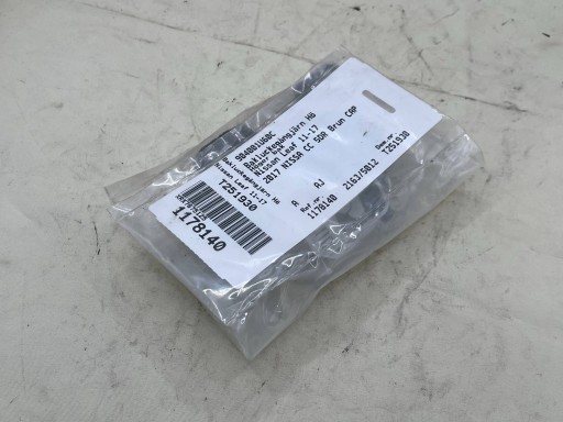 Nissan Leaf 2022 desna strana šarka zadnje haube prtljažnika 904001U60C !J