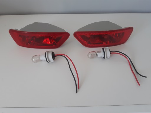 00011 - Левая+правая противотуманная фара dodge travel 2011