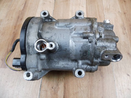 Toyota C-HR and compressor; compressor of the air conditioning 88370-12030