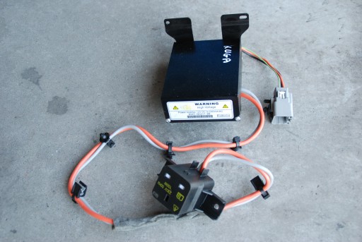 8V4T-19G317-BB - KUGA MK1 ІНВЕРТОР 220V