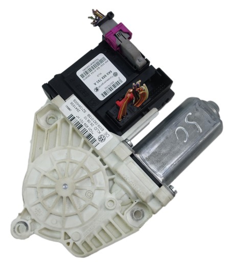 Мотор склопідйомника лівий передній vw scirocco eos 1q0959701h 5k0959793a