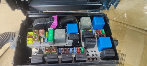 OPEL MERIVA B Module fusibles + Boîte 1.6 CDTI