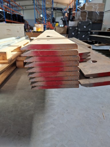 123/04144 - Лемех для JCB 3CX-затягивается вместо зубьев-24h