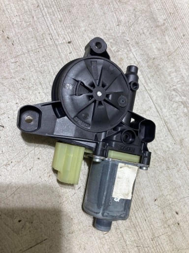 LV4BS23200CA - Ford kuga mk3 iii 2023 мотор левого переднего стекла