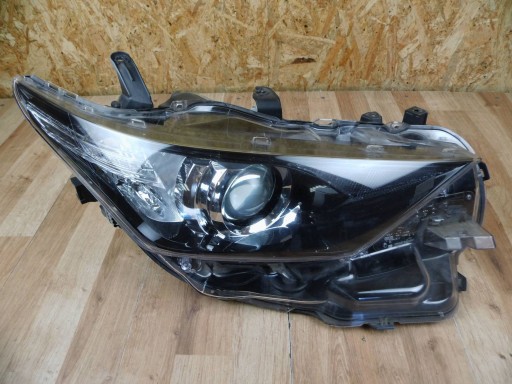 Toyota Auris II 2015-2018 LIFT light right front front right 8111002K30