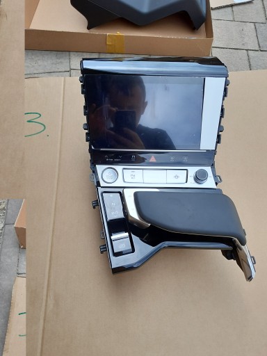 AUDI E-TRON 55 ЦЕНТРАЛЬНА КОНСОЛЬ ЛЕВЕРИДЖ ДИСПЛЕЙ